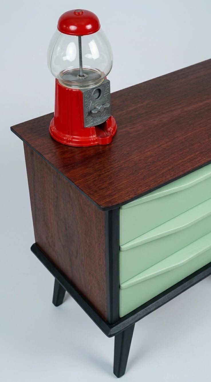 Comodini: Aufgearbeiteter Mid-century Nachttisch – Usato da Ebnat Kappel venduto da Noah2512