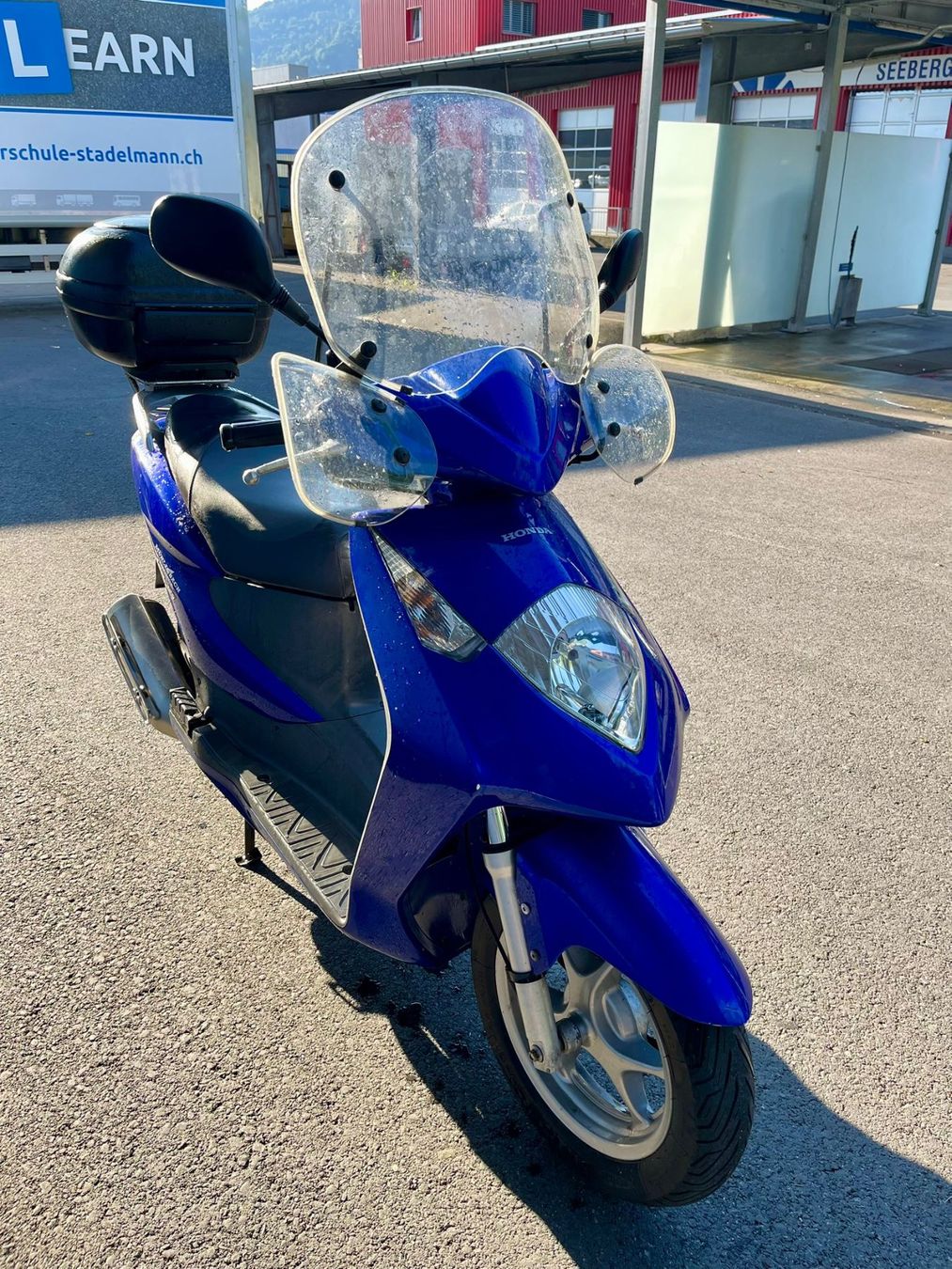 Honda Scooters: Roller Honda Dylan 125 SES blau – D'occasion à Malters par Esstisch_verkaufen 4