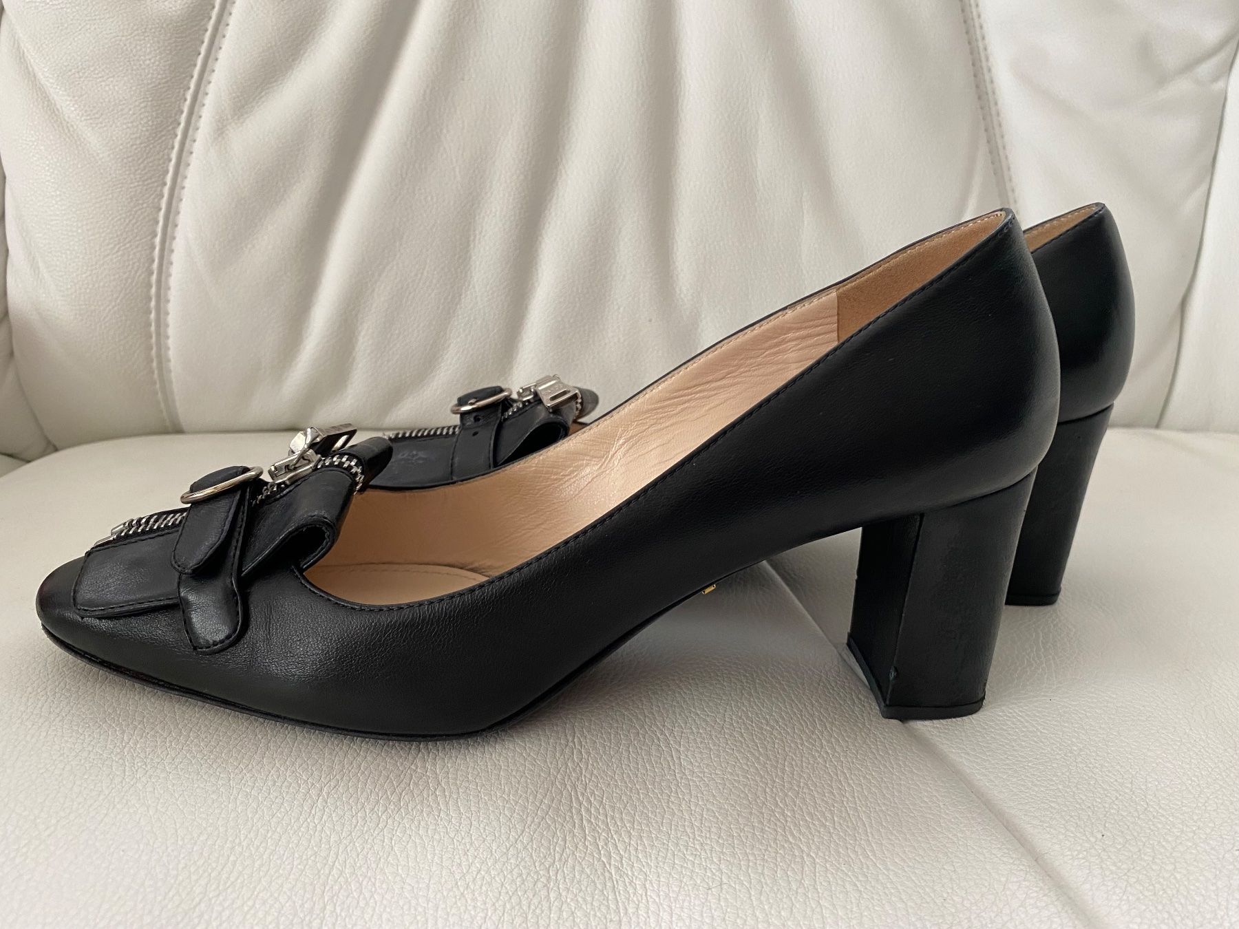 Prada Scarpe da donna: Pumps schwarz Leder Grösse 39 Marke PRADA – Usato da Appenzell Meistersrüte venduto da zongabolla 1
