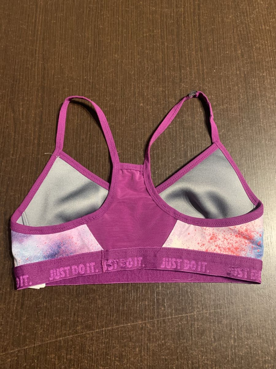Nike Autres dessous: Brassière Nike S – D'occasion à Domdidier par qatar1973 2