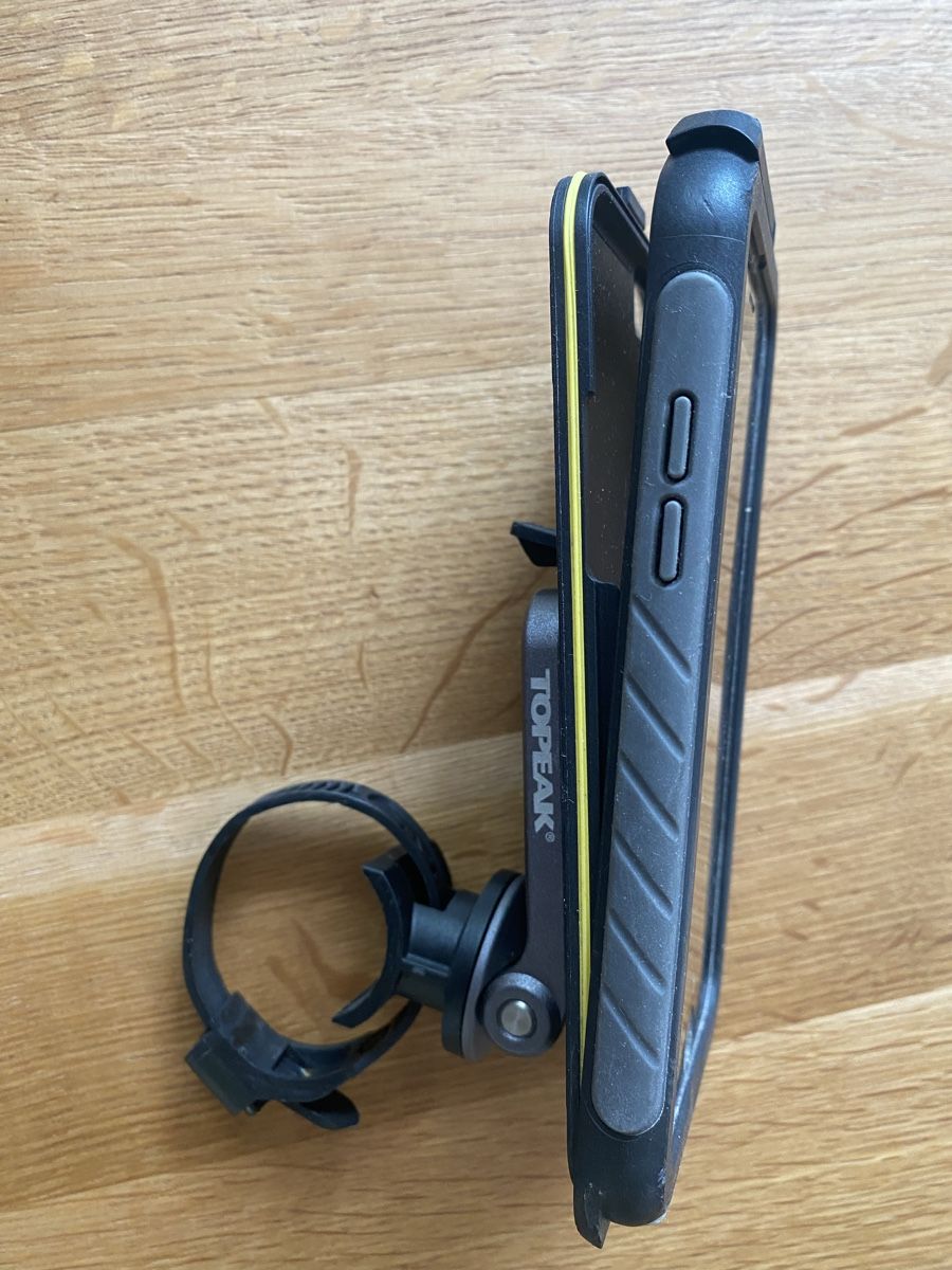 Topeak Supporti per biciclette: Topeak Ridecase mit iPhone Gehäuse und Halterung – Usato da St. Gallen venduto da rgr_8vn7 1