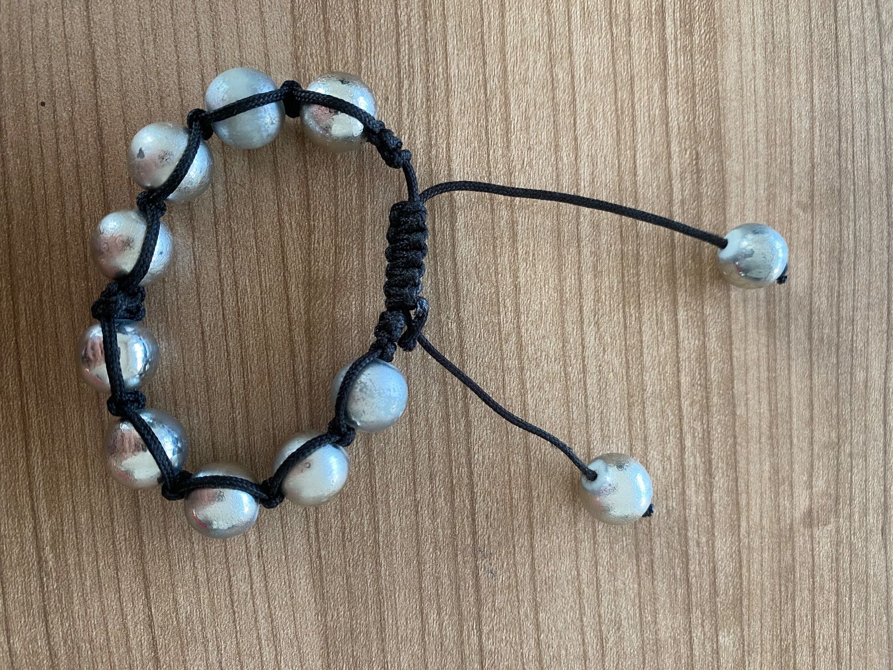 Bracciali & Braccialetti: Armband mit silbernen Kugeln – Usato da La Tour-de-Peilz venduto da leu_hnf6 1