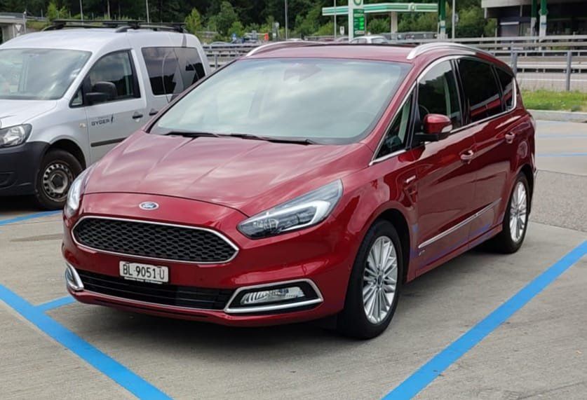 Ford Autos: Ford S-Max 2.0 TDCi AWD Vignale 7 Plätzer – Gebraucht aus Läufelfingen von noooby