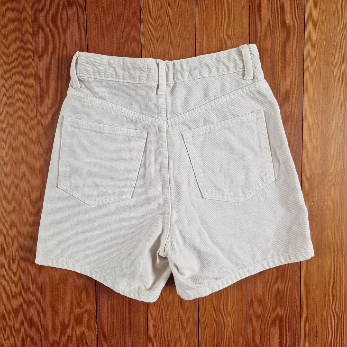 Zara Hosen: Beige Shorts von Zara Gr. 32 – Gebraucht aus Muttenz von bebbi523 1