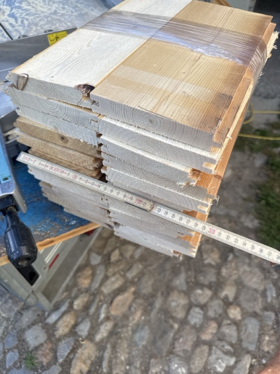 Articles en bois: Brennholz  – D'occasion à Langnau i. E. par Acrjl 2