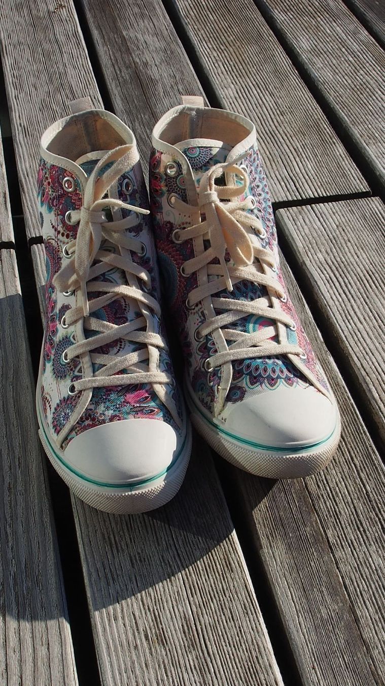 Desigual Scarpe da donna: DESIGUAL Keil Chucks / Sneaker - Gr. 38 – Usato da Büetigen venduto da Jabo 2