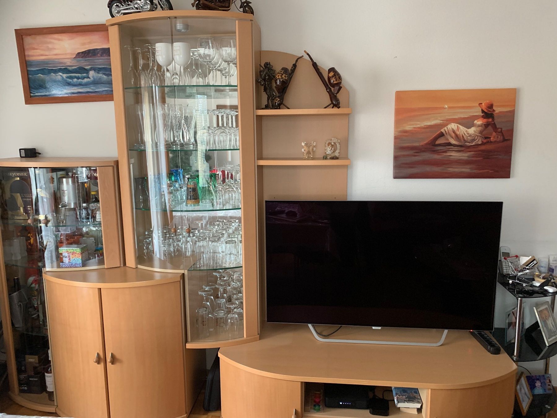 Livique Mobili TV: Wohnwand/Buffet mit Stauraum – Usato da Zürich venduto da Olimpied