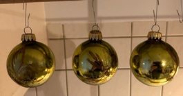 3 Stk. sehr hübsche, grüne Weihnachtskugeln mit Glitter-Deko