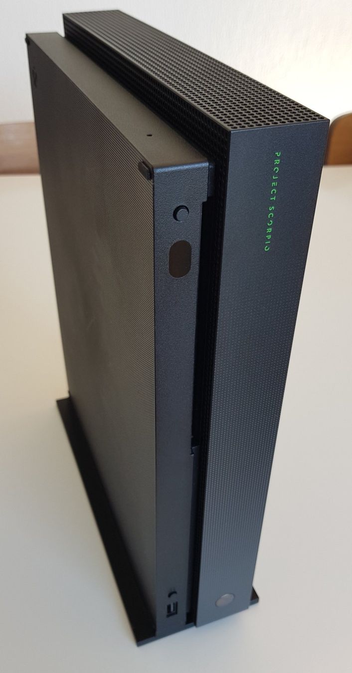 Microsoft Console: Microsoft Xbox One X Project Scorpio Edition – Usato da Oberglatt ZH venduto da jawormmx 4