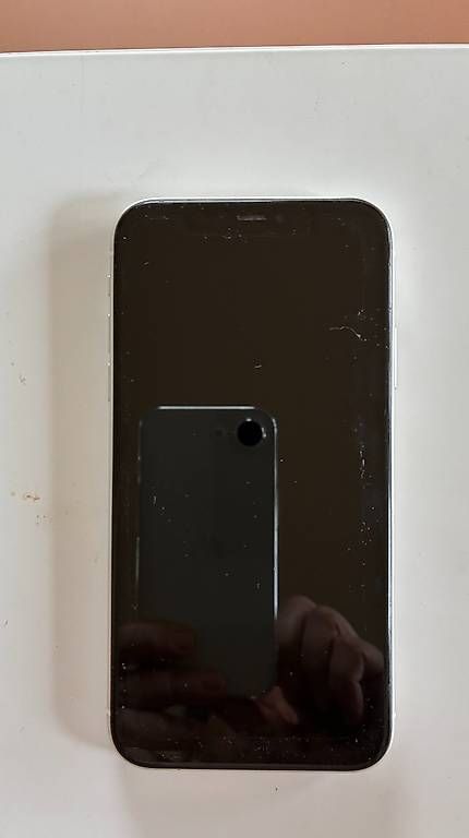 Apple Portables: iPhone 11 weiss – D'occasion à Basel par jezebel1964 1