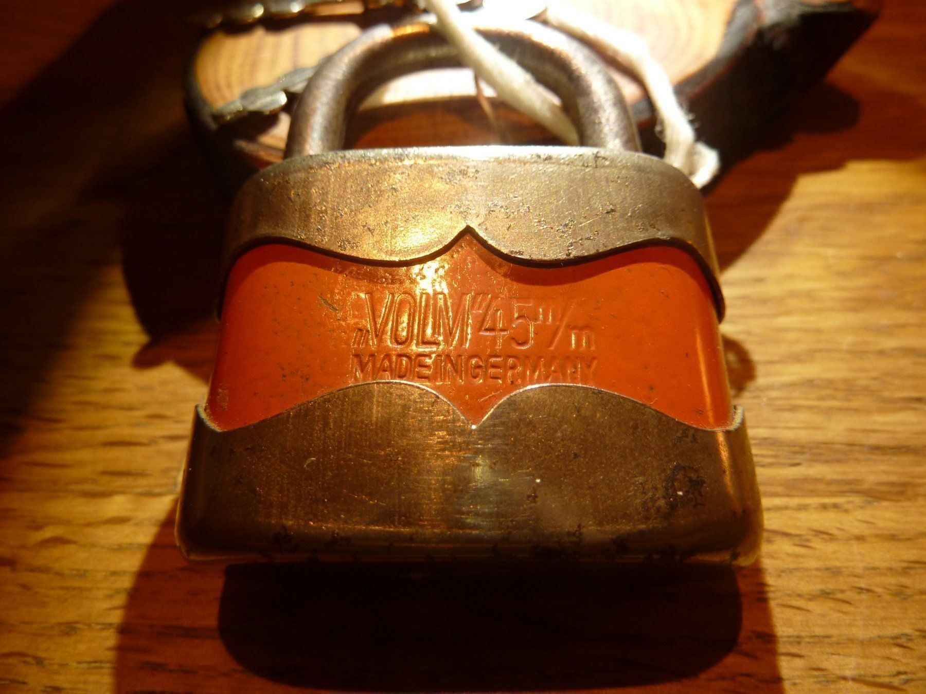 Lucchetti: Bogenschloss antik VOLM 45 mm Germ. – Usato da Hochfelden venduto da swissice 1
