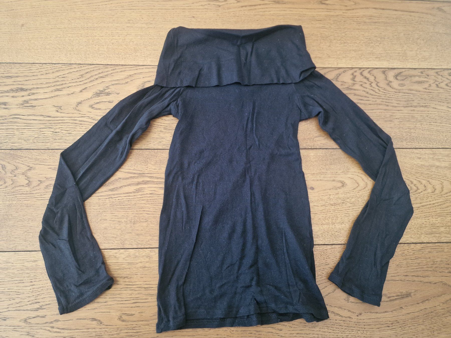 Maglioni & Felpe: Damen Pullover schwarz mit U-Boot Kragen Grösse S wie neu – Nuovo (secondo la descrizione) da Meierskappel venduto da HeartWear