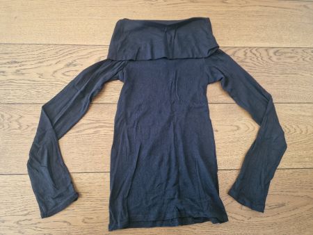 Damen Pullover schwarz mit U-Boot Kragen Grösse S wie neu
