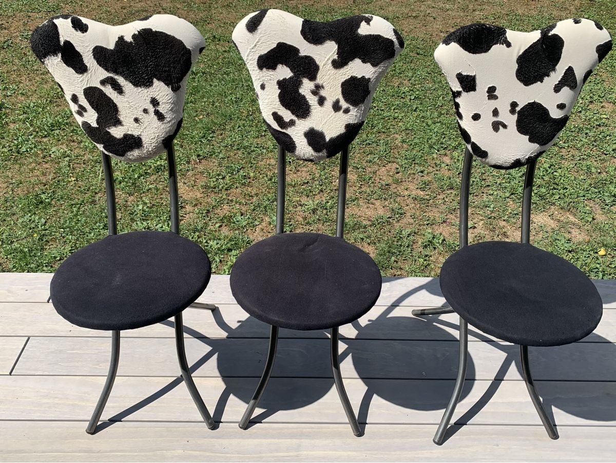Stühle: 3 Designer-Klappstühle im Kuh-Look  – Gebraucht aus Lengnau BE von Beau32 3
