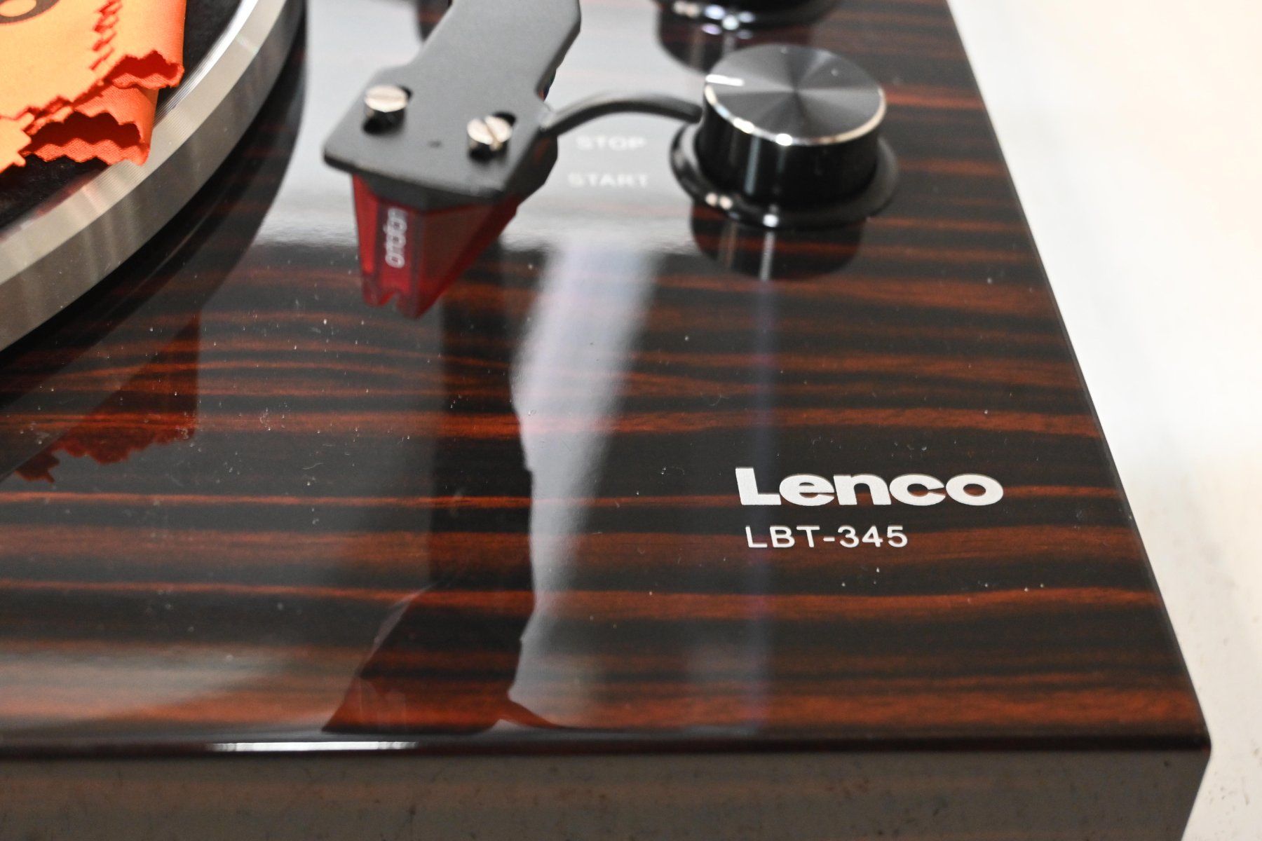 Lenco Giradischi: Lenco LBT-345WA Plattenspieler – Usato da Laupen ZH venduto da Zmoewe 2
