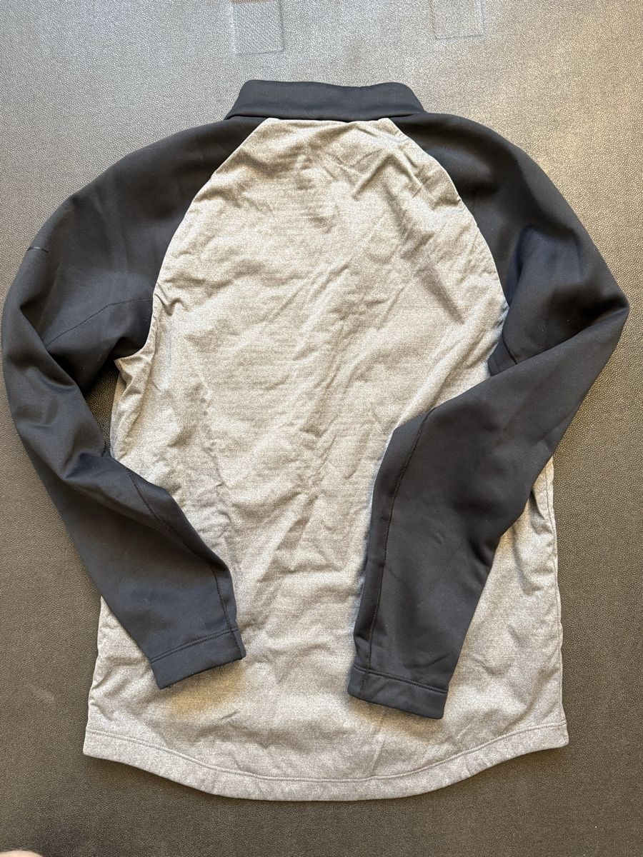 Nike Maglioni & Felpe: Nike kids Golf thermal Pullover - Grey & Black - Size S – Usato da Horgen venduto da thesilverarrow 1