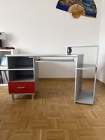 Schreibtisch