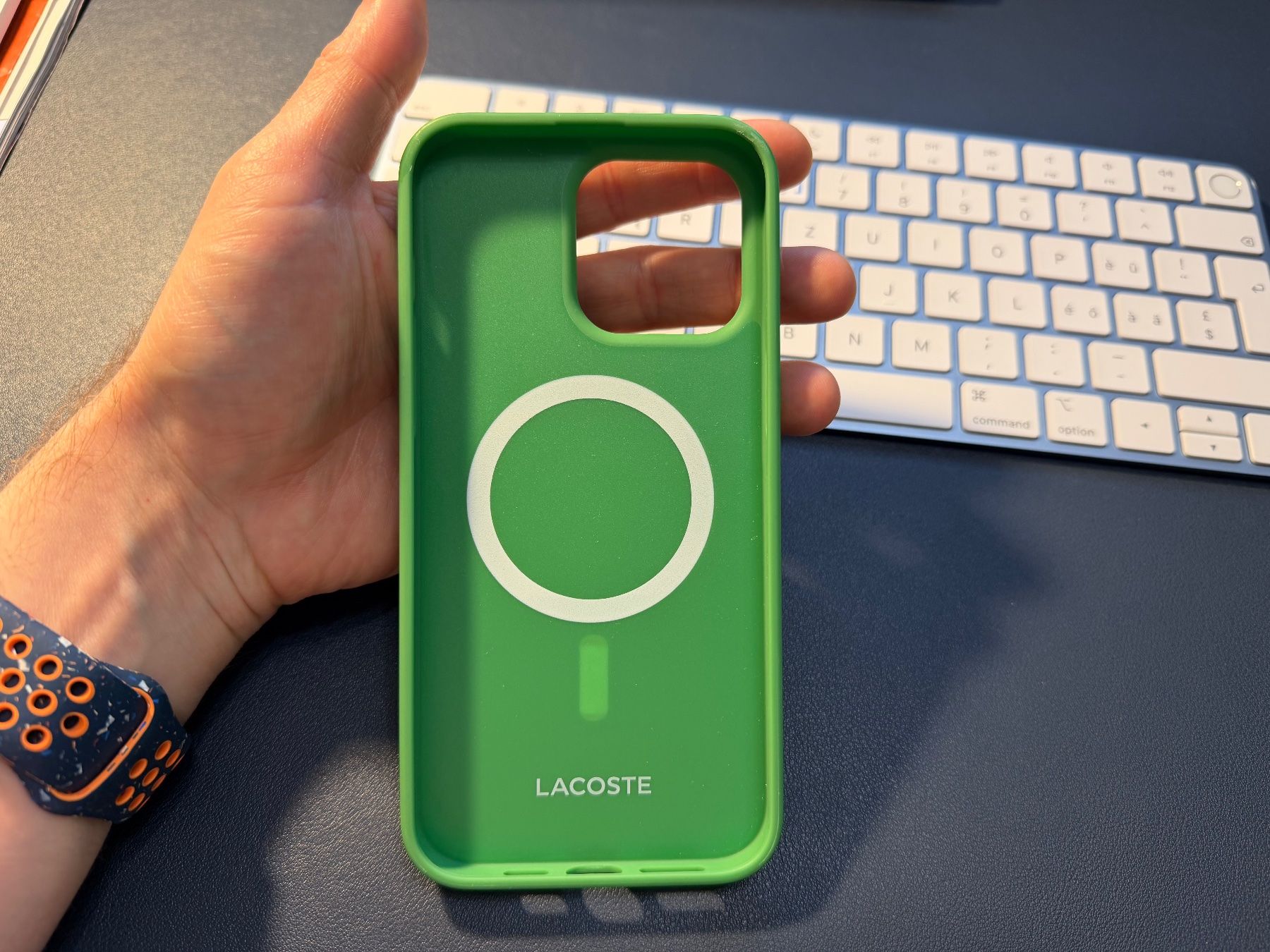 Apple Cover & Protezioni schermo: Coque Originale Lacoste pour iPhone 15 Pro Max – Usato da Lausanne venduto da oenix 1