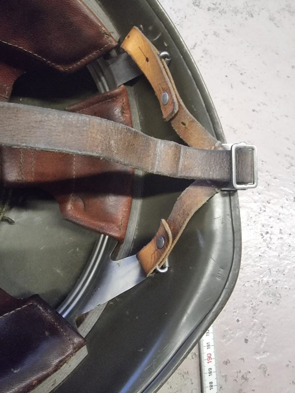 Uniformi & Effetti personali: Schweizer Armee Helm Stahlhelm Militär – Usato da Olten venduto da Mezopotamya 3