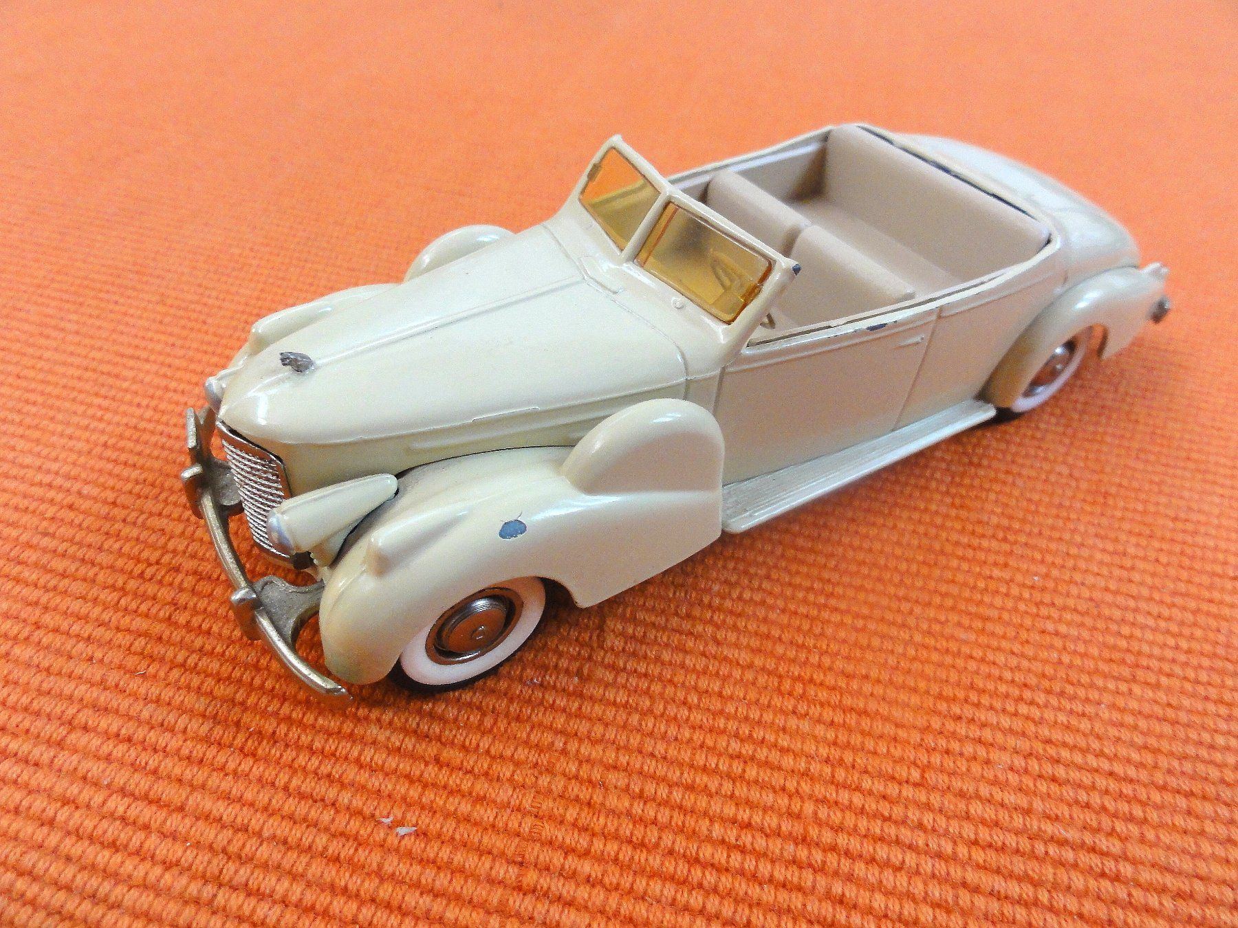 Cadillac Modellautos: Modellauto Cadillac V16 Cabrio – Neu (gemäss Beschreibung) aus Ebikon von 2297