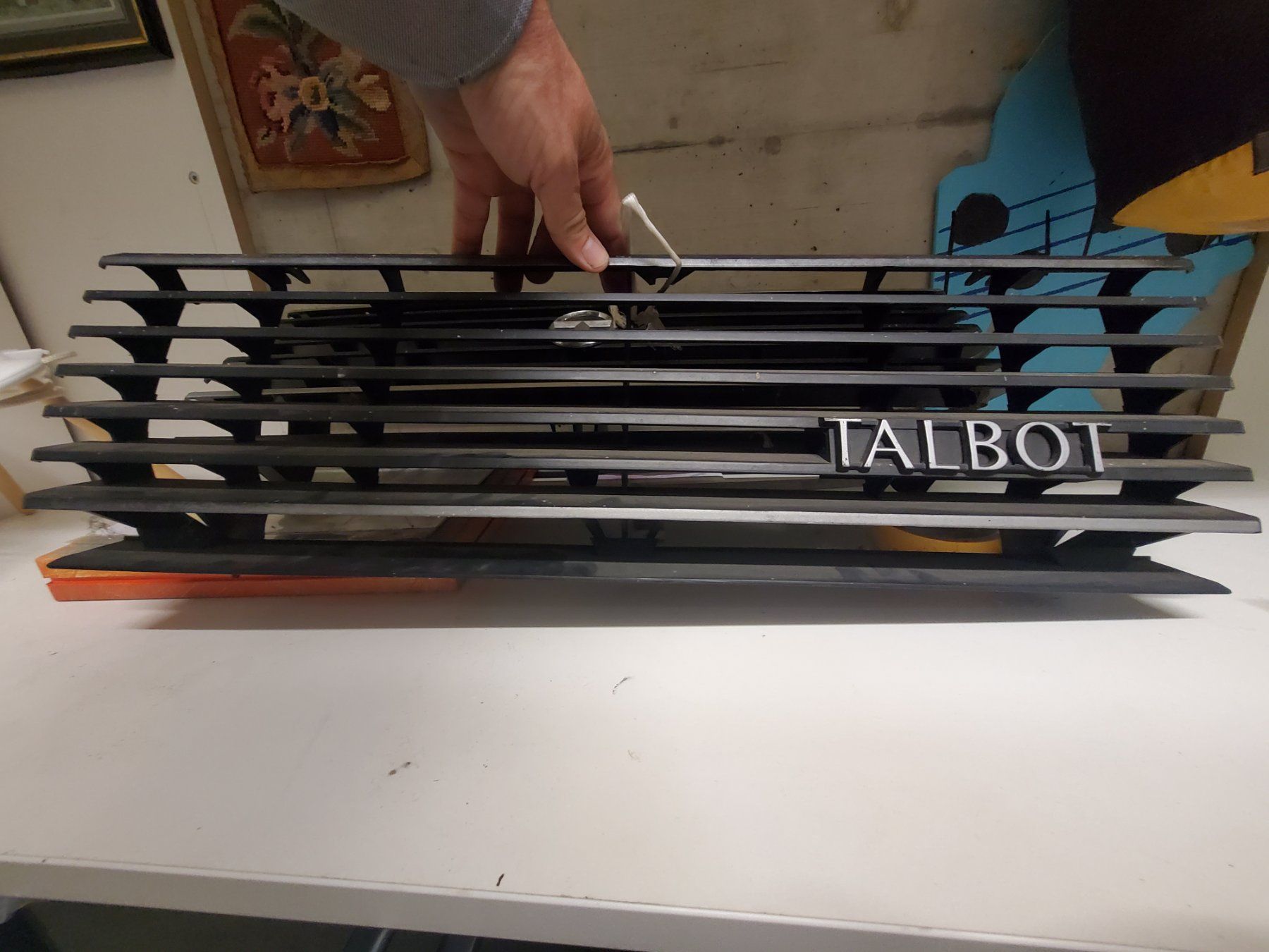 Talbot Tutti pezzi di ricambio auto: Talbot Frontgitter original und ganz – Usato da Balsthal venduto da redcarpet 2