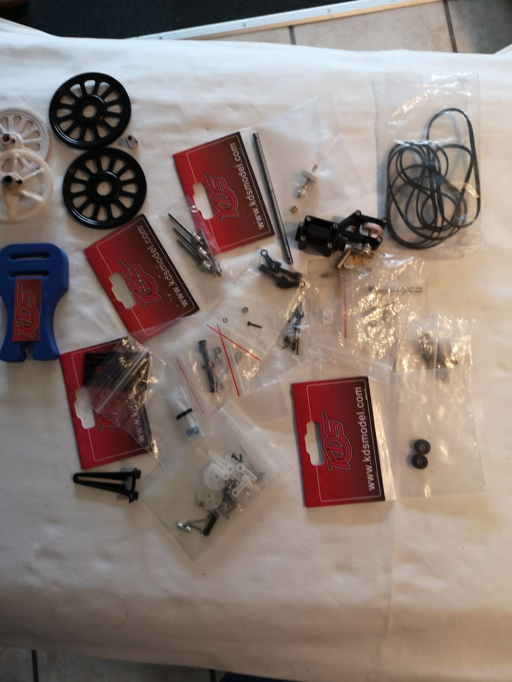 RC Kits de montage: Modell Heli KDS C 450 3D – D'occasion à Heimberg par Newyorker5 4