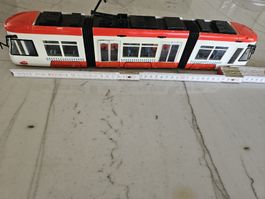Spielzeug Tram Modell rot weiss ca 40 cm gebraucht