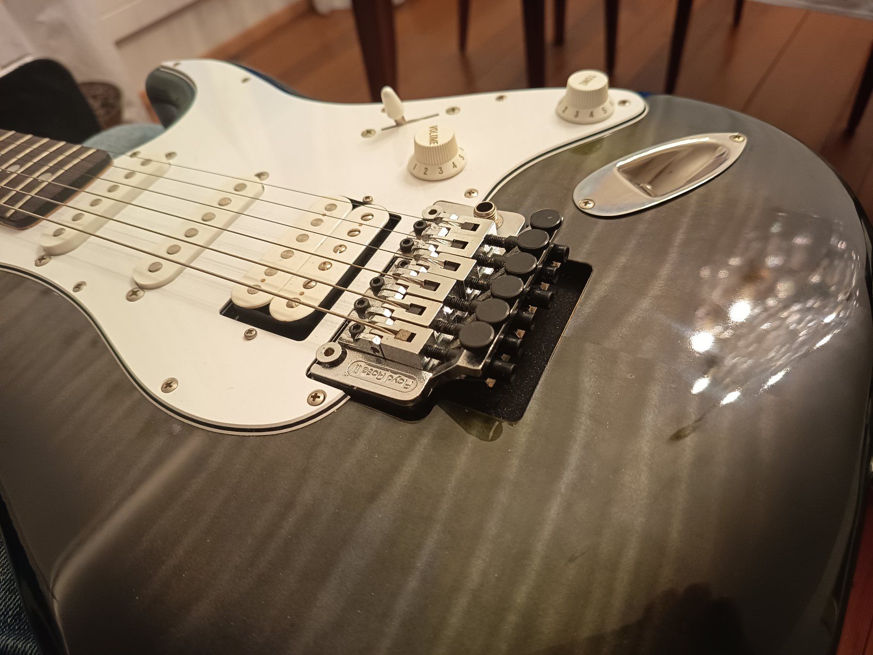 Fender Musikinstrumente: Fender Stratocaster – Neu (gemäss Beschreibung) aus Zollikerberg von sgarbi1903 3