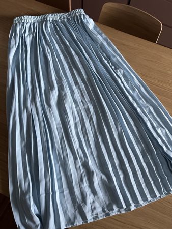 Faltenrock hellblau Grösse M/ L neuwertig