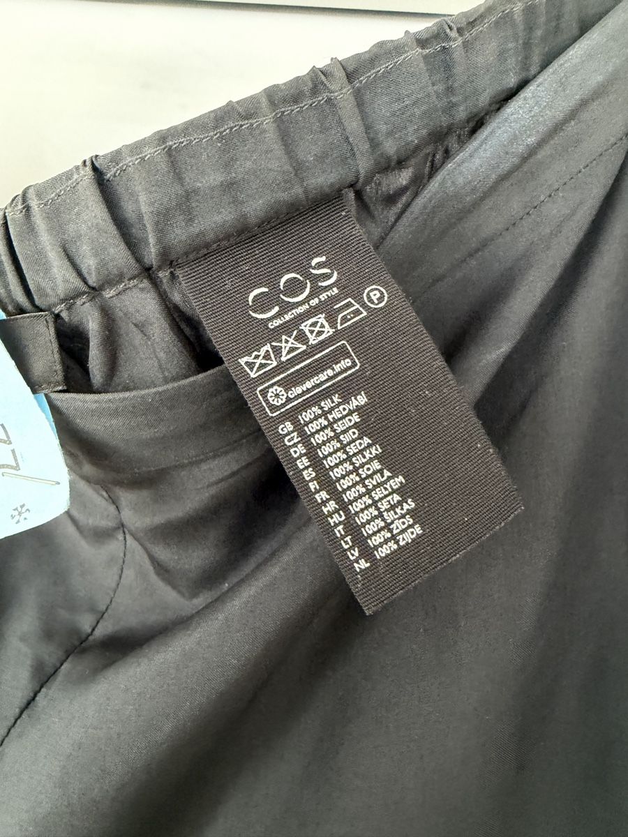 Cos Pantalons: Schwarze Hose, COS, Seide, Grösse M – D'occasion à Zürich par Ambrette9 3