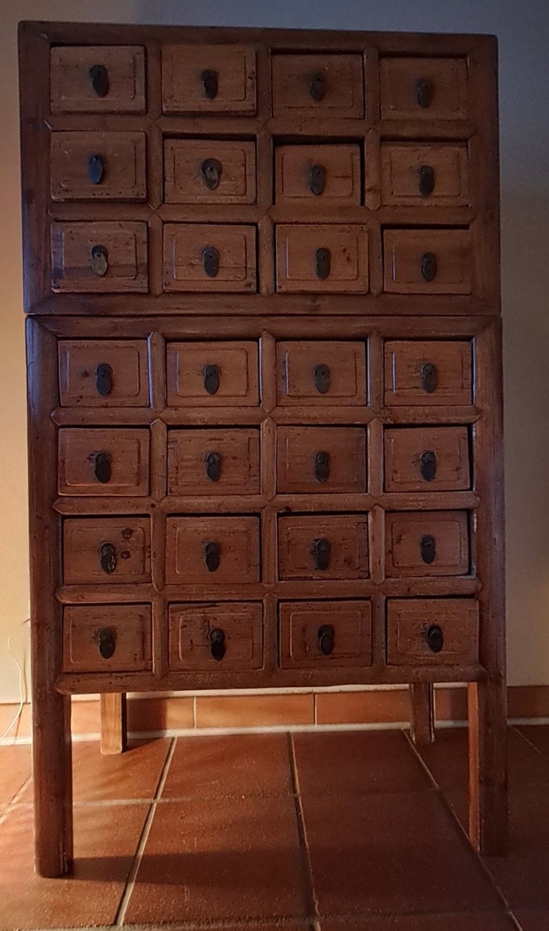 Armadi: Antiker Apothekerschrank China – Usato da Ossingen venduto da Schaffhausen333