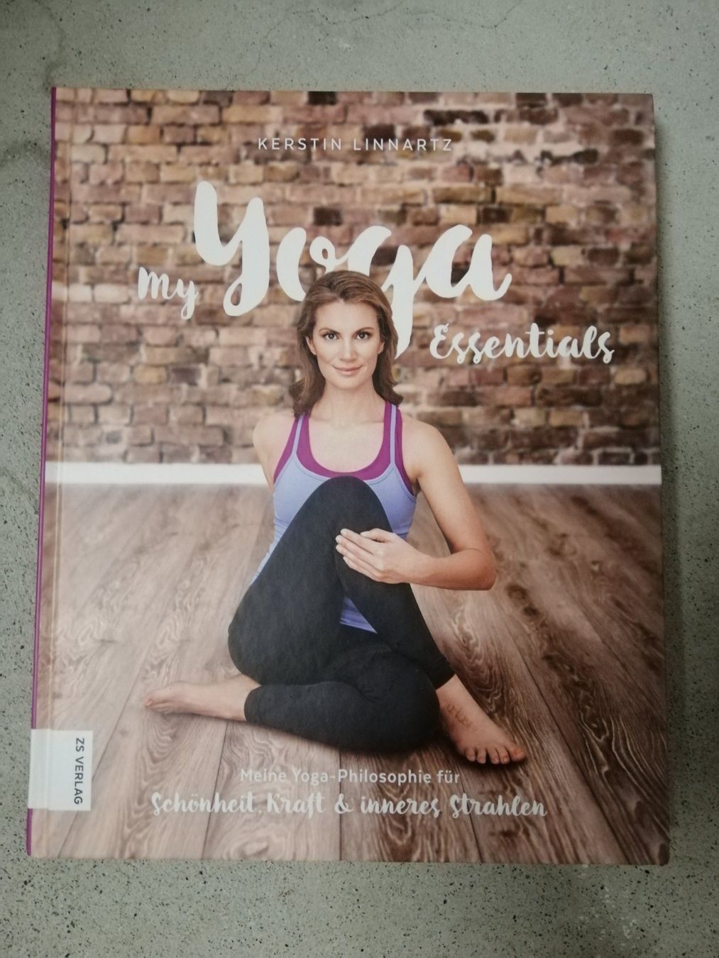 Sedie: Yogastuhl mit 3 Bücher – Nuovo (secondo la descrizione) da Villmergen venduto da MONCHHICHI 3