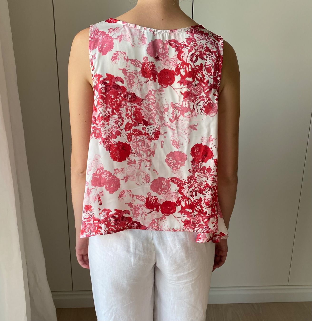 Tops: Damen Top Blumenmuster Weiss Rot – Neu (gemäss Beschreibung) aus Oberrieden von mar_8vmz 2