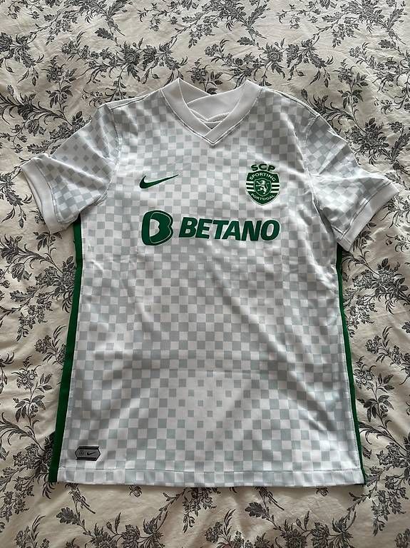 Leibchen & Hosen: Nike Maillot Sporting CP Third 22/23 M – Gebraucht aus Lausanne von PeixotoBruno