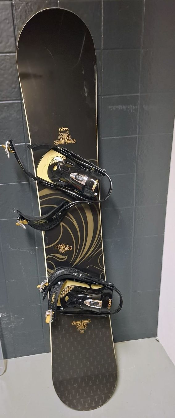 Board: Snowboard Nitro Vida avec fixations Raiden occasion – Usato da Meyrin venduto da Maribel81 1