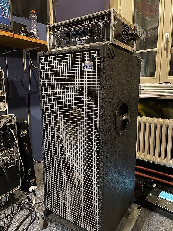 Amplificateurs: Bassverstärker bs Bassysteme – D'occasion à Brunnen par Noldius