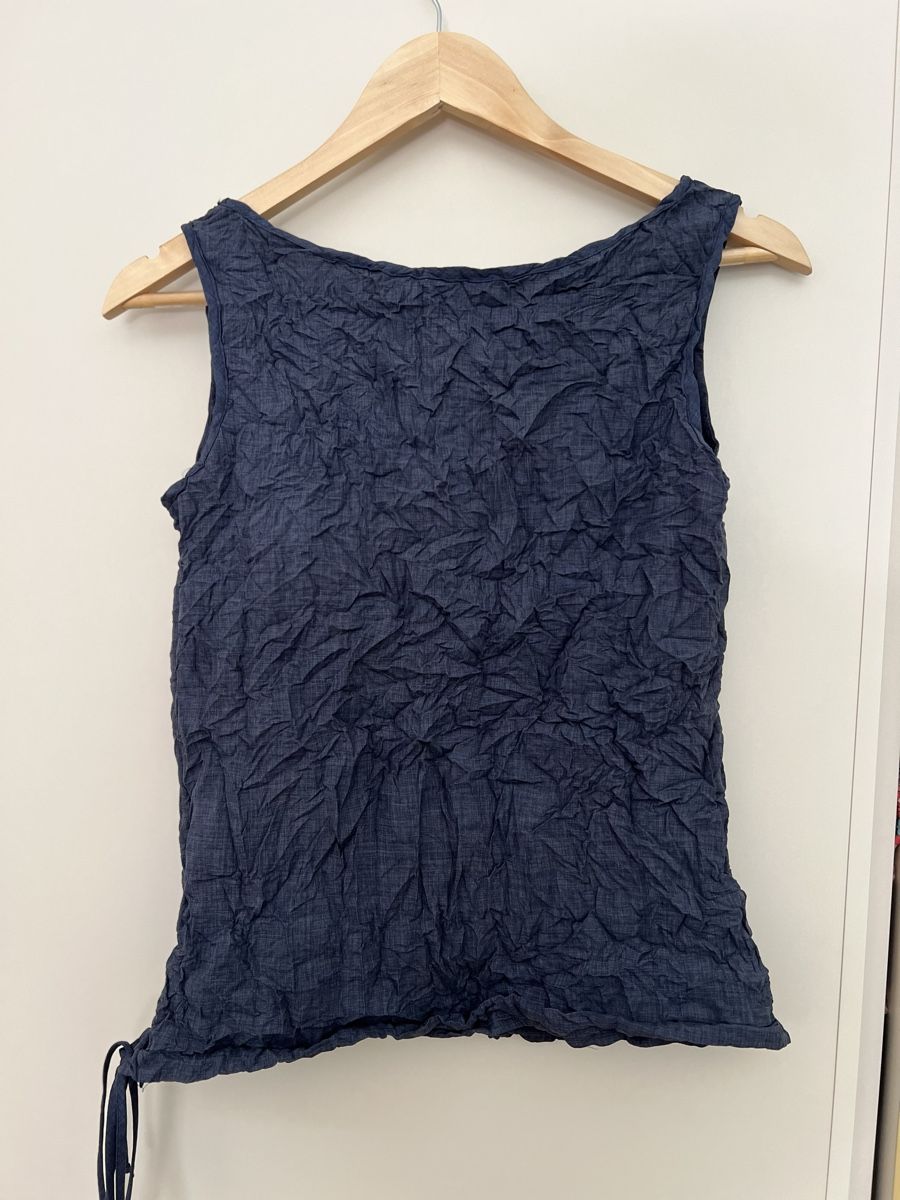 Tops: Carol Young Navy Crinkled Top, Size S – Neu (gemäss Beschreibung) aus Genève von jud_xrl8 1