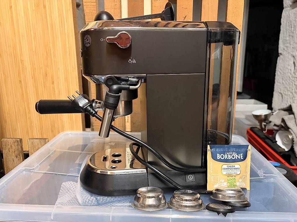 De'Longhi Macchine per caffè & Macchine per espresso: DeLonghi Kaffeemachine inkl. Milchschäumer – Nuovo (secondo la descrizione) da Basel venduto da cla_f5hs 4