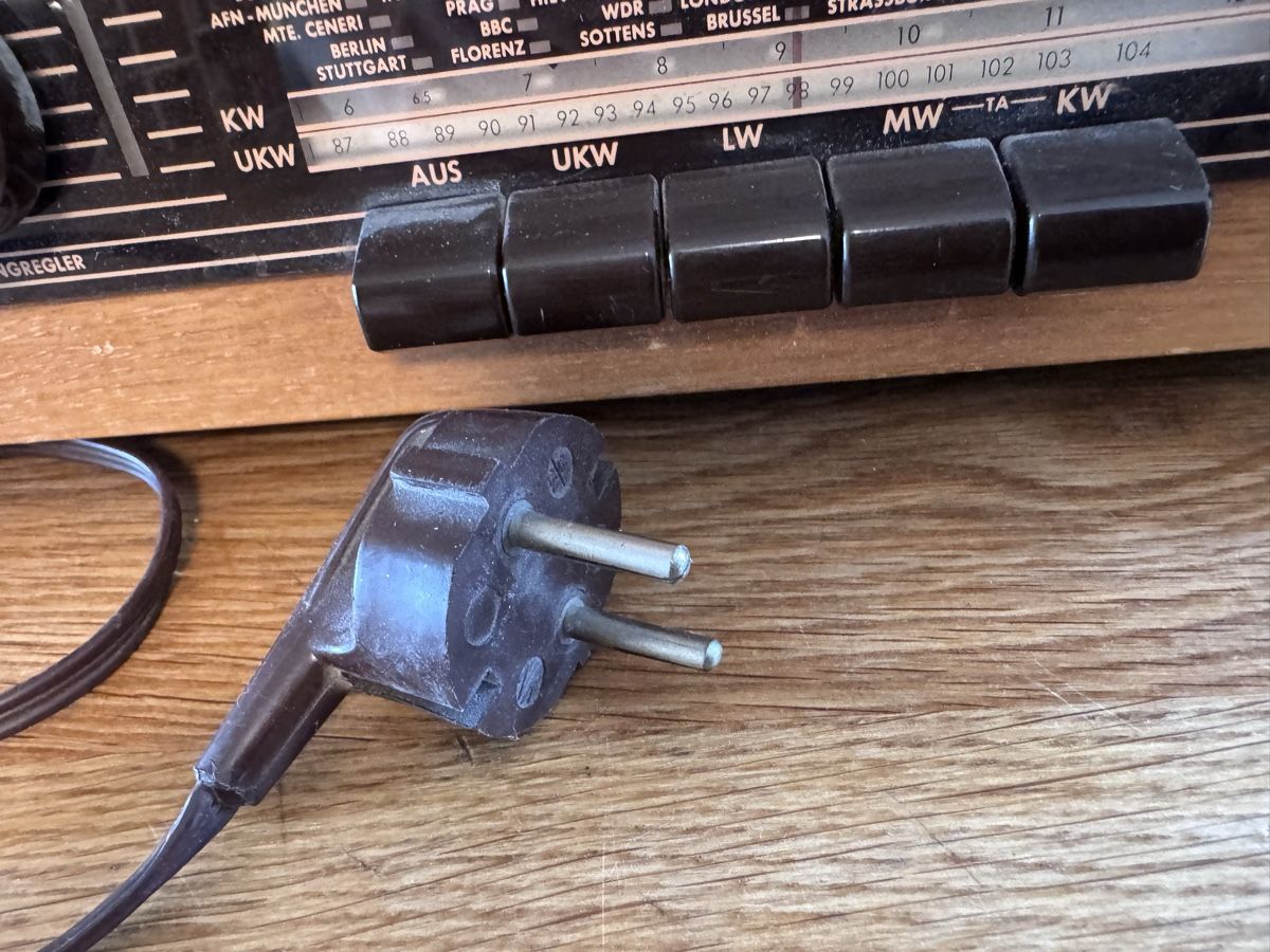 Radios: Altes Röhrenradio Seyffer – Gebraucht aus Niederbüren von Oetschli 7