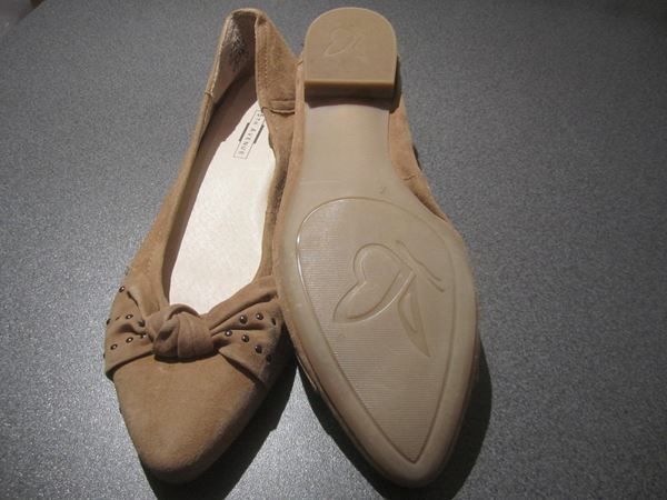 Scarpe da donna: Ballerinas Grösse 4, beige mit Masche – Usato da Zürich venduto da abraxas1291