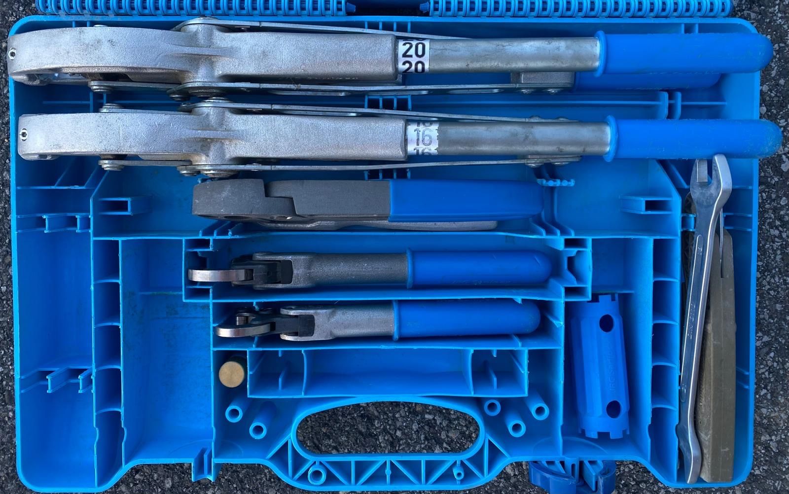 Alle Werkzeuge: Coffret Montage Sanipex D16 D20 – Gebraucht aus Echallens von Zenini.Outillage