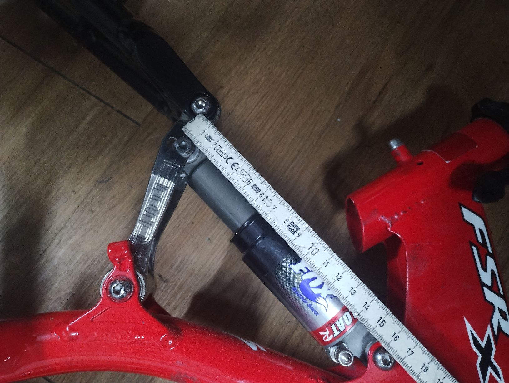 Pezzi di ricambio: Specialized FSR XC Mtb Rahme 26" – Usato da Oetwil am See venduto da Kukuxumusu 5