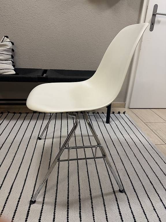 Vitra Sedie: Original Vitra Eames Plastic Side Chair RE DSS  mit Beschäd – Difettoso da Herisau venduto da anto9493 1
