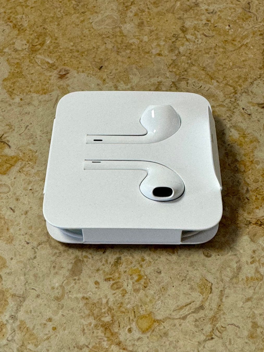 Apple Kopfhörer: Apple EarPods | Lightning Connector | White - Neu – Neu und originalverpackt aus Soyhières von Spartan117 2
