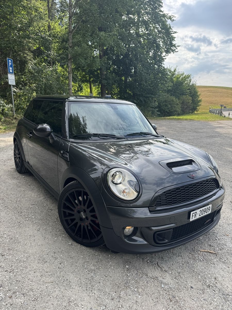 Mini Automobili: Mini Cooper R56 John Cooper Works – Usato da Zumholz venduto da SashaBadr8106