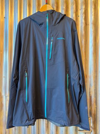 Patagonia Herren Regenjacke Gr. XL NEU