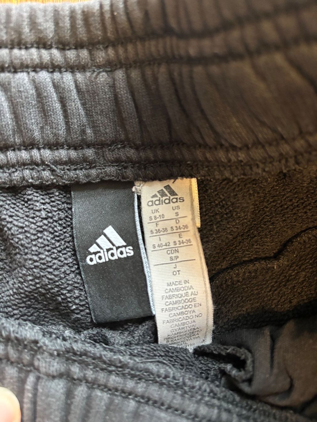 Pantaloni: Adidas Jogginghose Gr. S – Usato da Hinwil venduto da liviipivii 1