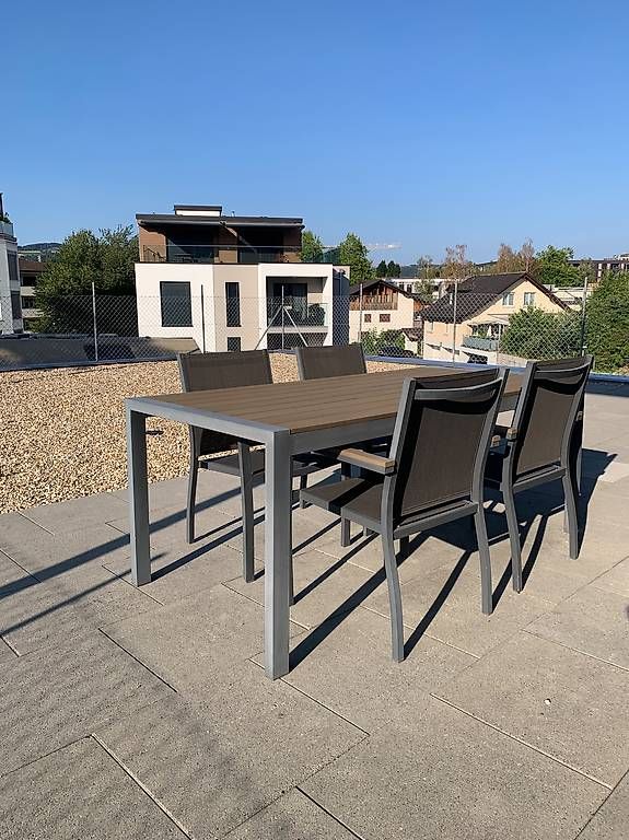 Tables: Gartentisch mit 4 Stühlen – D'occasion à Sursee par hae_6nwf 1
