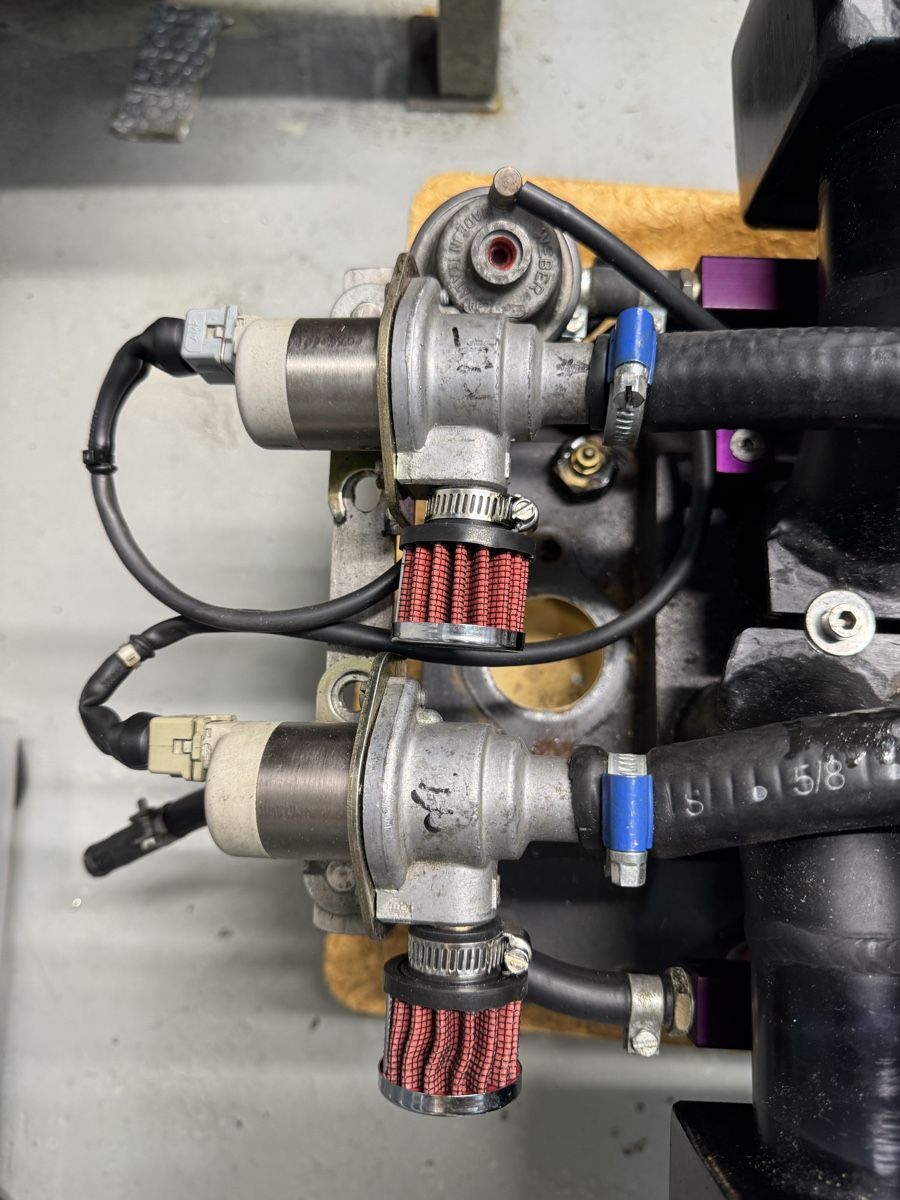Moteurs: Pflug Einspritzung GM V8 350 – D'occasion à Wünnewil par Gsx4 1