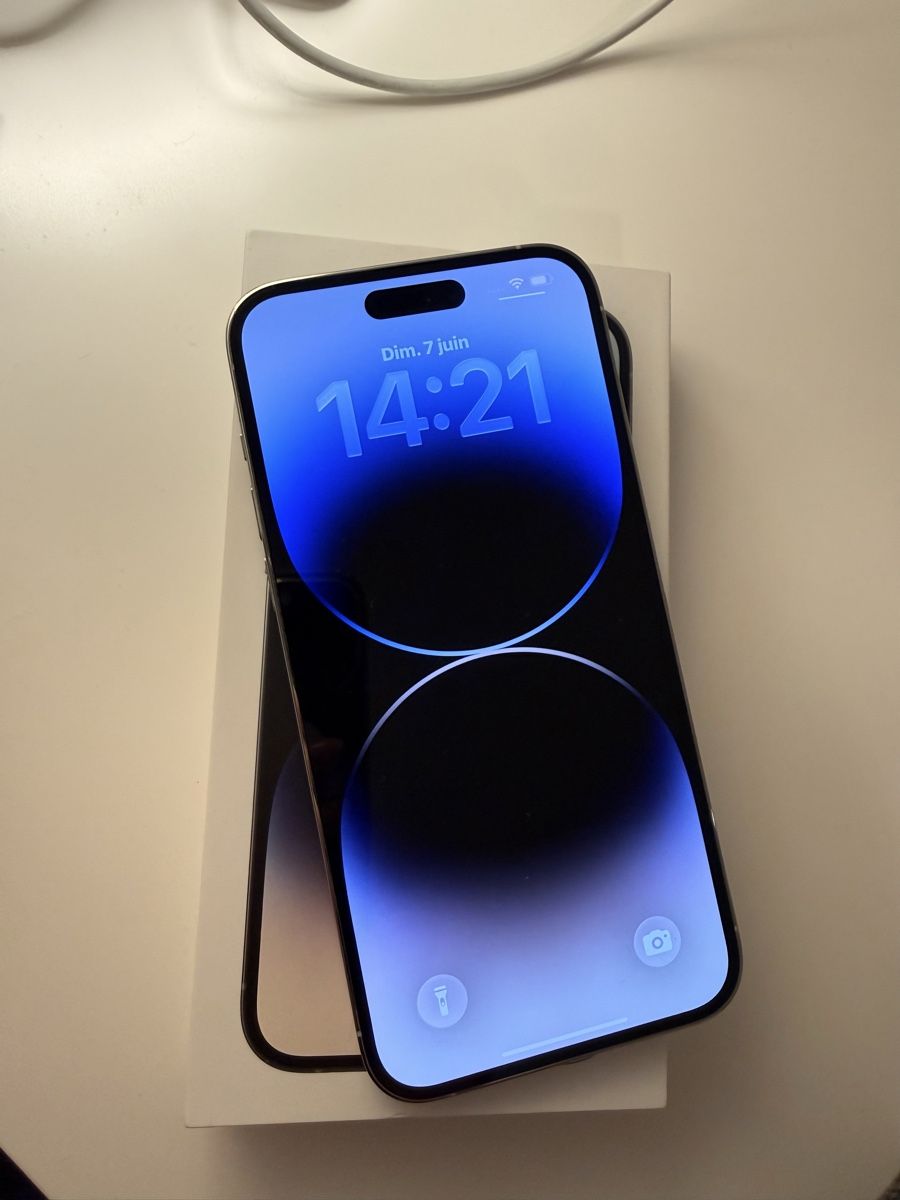 Apple Portables: iPhone 14pro Max  – D'occasion à Vessy par agn_6kjd